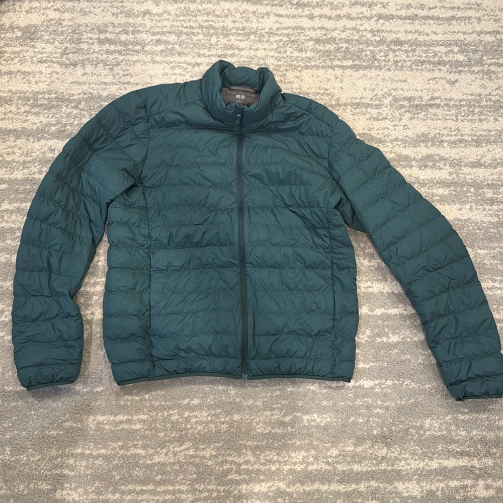 Uniqlo ultra light down puffer. Size men’s medium. Great condition